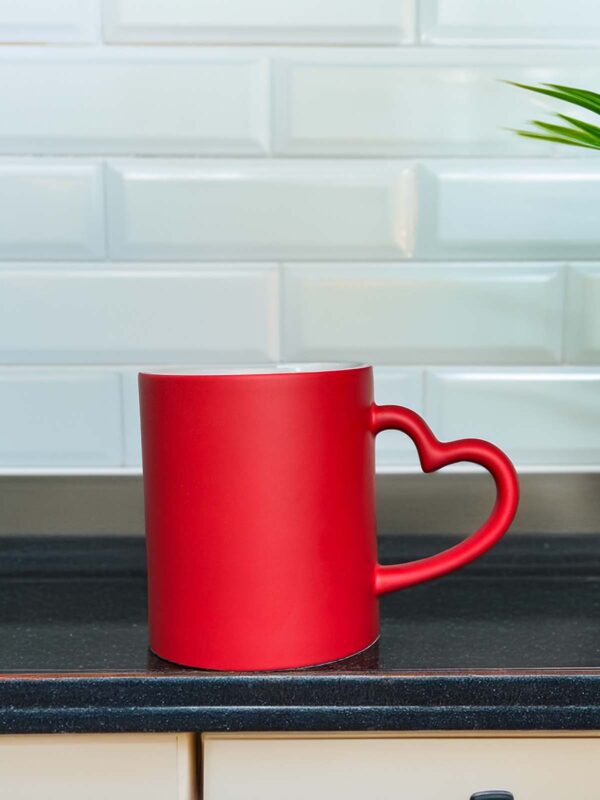 Caneca Mágica Vermelha com Asa de Coração