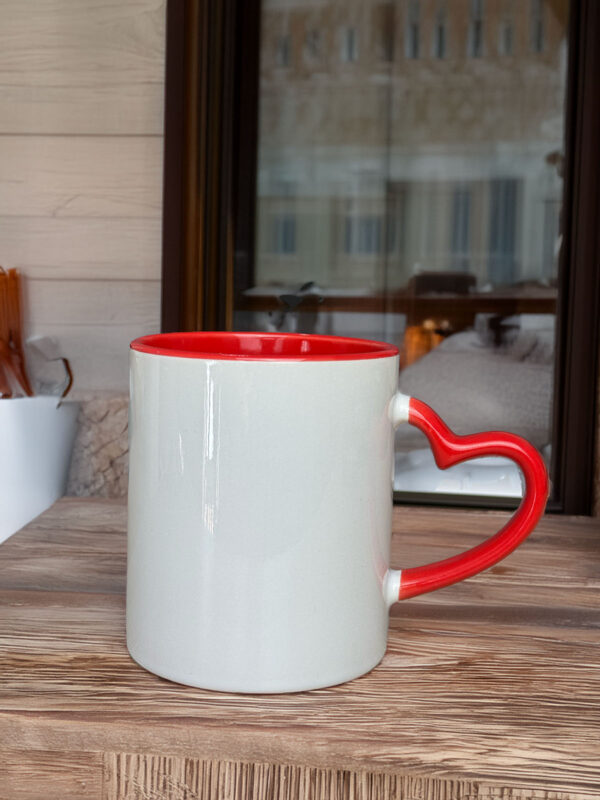 Caneca com pega de coração