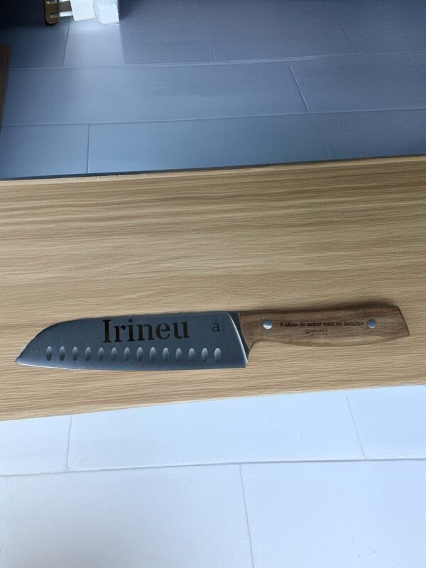 Faca Personalizável